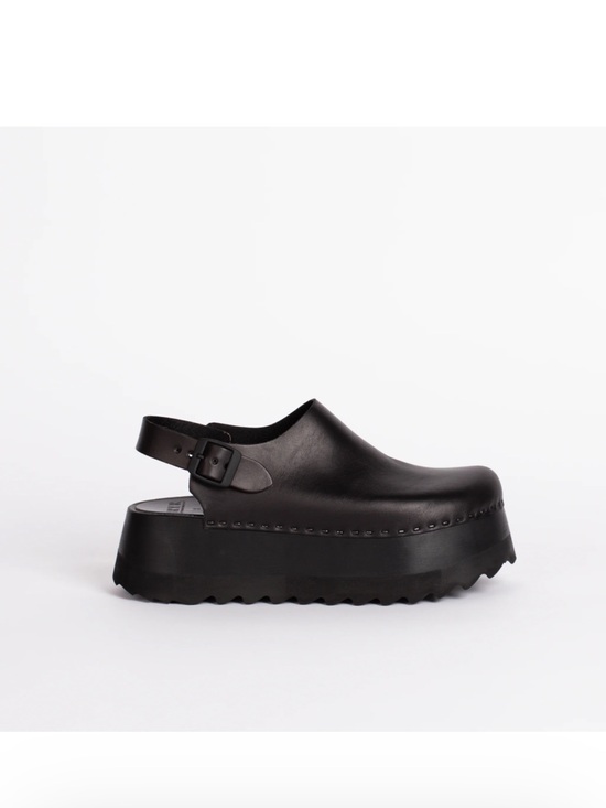 Bryr Shoes - Tegan Clog in Moto Black